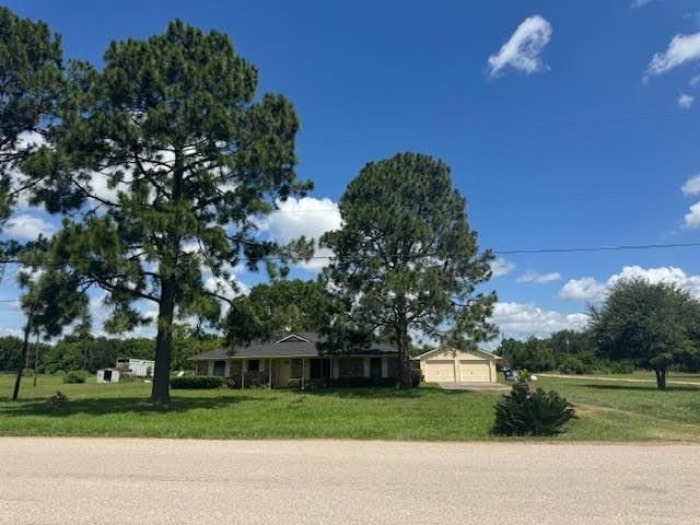 13416 V L King, Kendleton, TX 77451