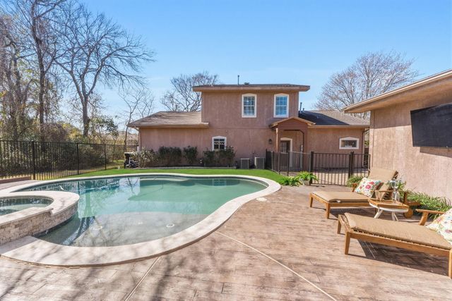 7083 Edgewater Drive, Willis, TX 77318