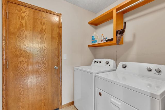1481 S Shiloh Ct, Wichita, KS 67207