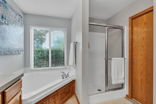 1481 S Shiloh Ct, Wichita, KS 67207