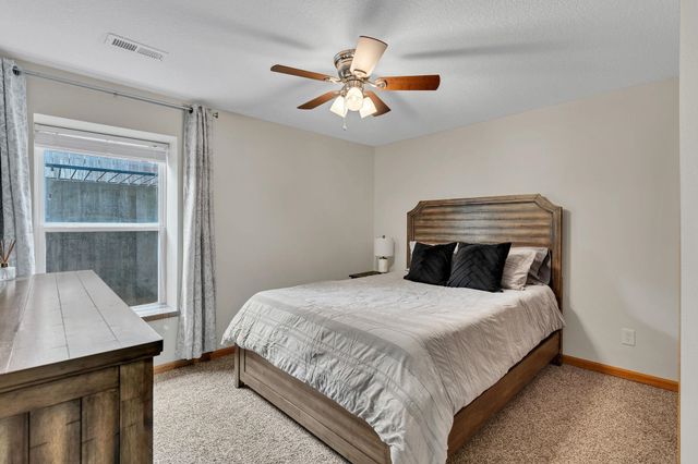1481 S Shiloh Ct, Wichita, KS 67207