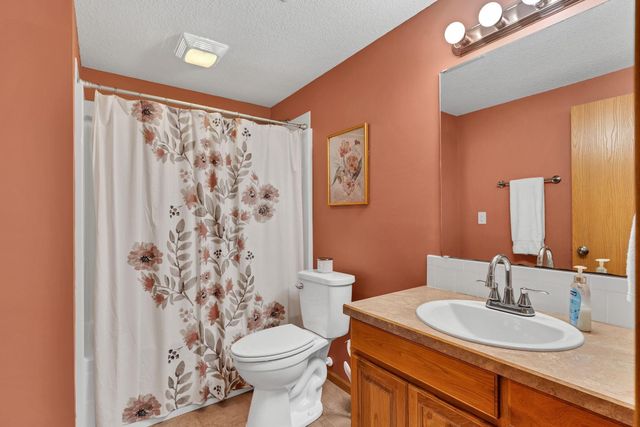 1481 S Shiloh Ct, Wichita, KS 67207