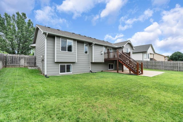 1481 S Shiloh Ct, Wichita, KS 67207