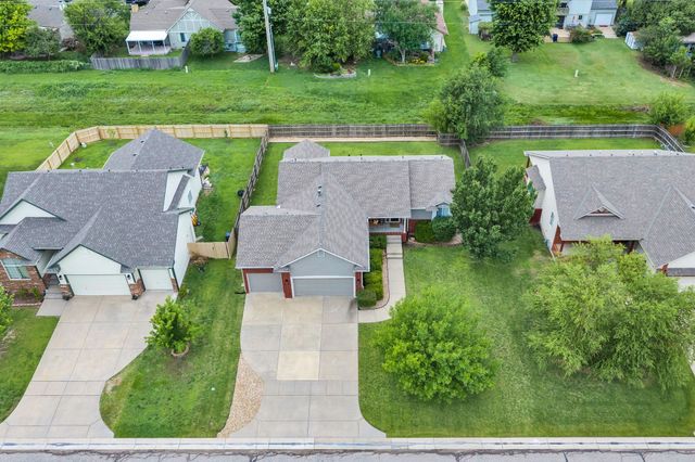 1481 S Shiloh Ct, Wichita, KS 67207