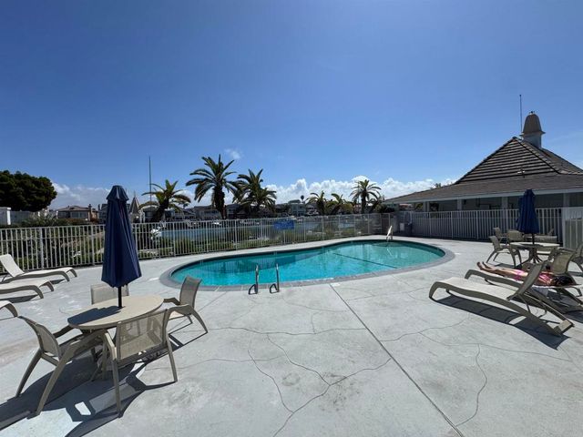 69 HALF MOON BEND, Coronado, CA 92118