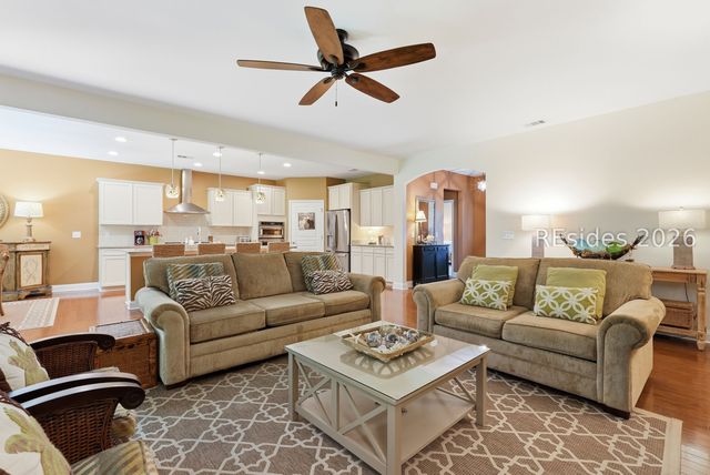 8 Waxwing Ct, Bluffton, SC 29910