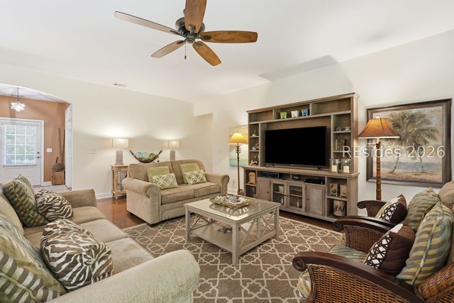 8 Waxwing Ct, Bluffton, SC 29910