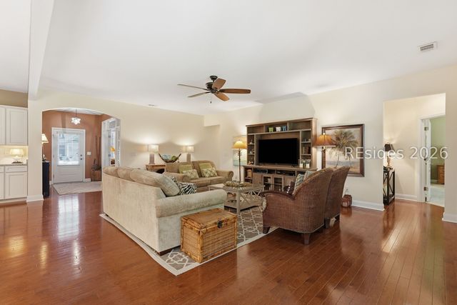 8 Waxwing Ct, Bluffton, SC 29910