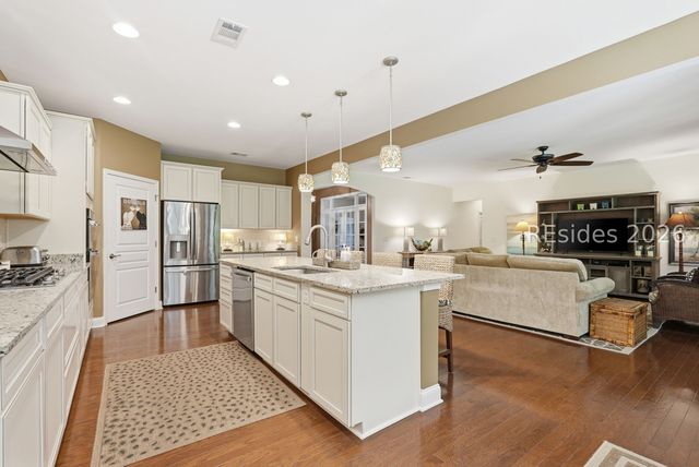 8 Waxwing Ct, Bluffton, SC 29910