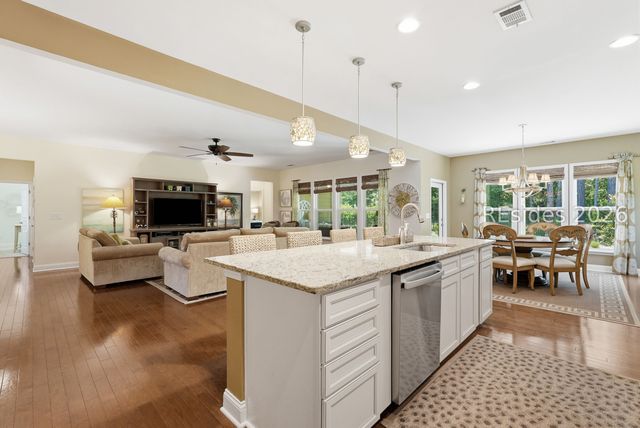 8 Waxwing Ct, Bluffton, SC 29910