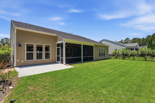 8 Waxwing Ct, Bluffton, SC 29910