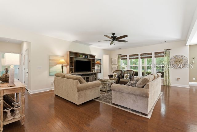 8 Waxwing Ct, Bluffton, SC 29910