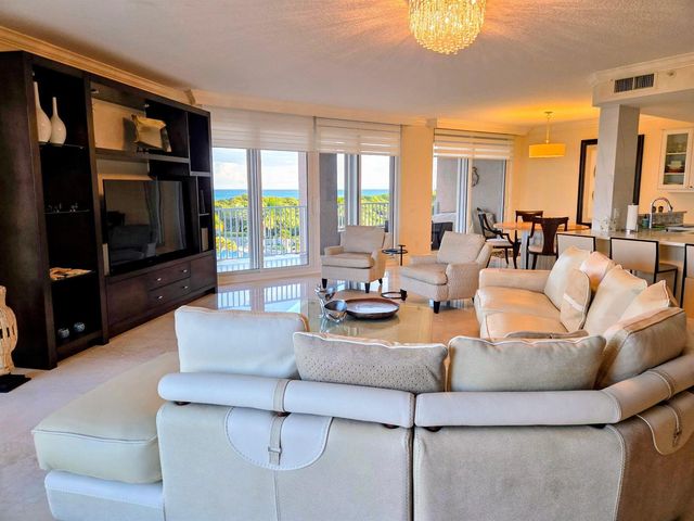 700 Ocean Royale 401, Juno Beach, FL 33408