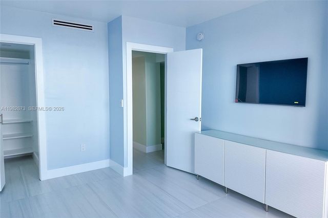 1985 S Ocean Drive 22E, Hallandale Beach, FL 33009