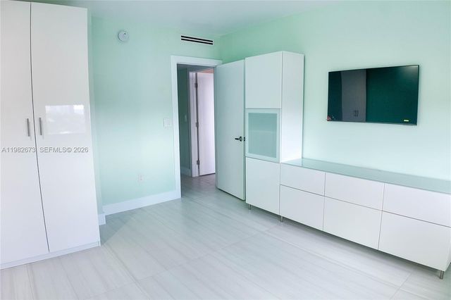 1985 S Ocean Drive 22E, Hallandale Beach, FL 33009