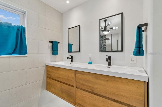 1611 SUNNYHILLS DRIVE, Brandon, FL 33510