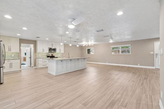 1611 SUNNYHILLS DRIVE, Brandon, FL 33510