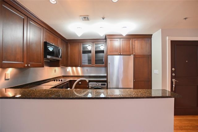 415 22nd Street 4B, Galveston, TX 77550