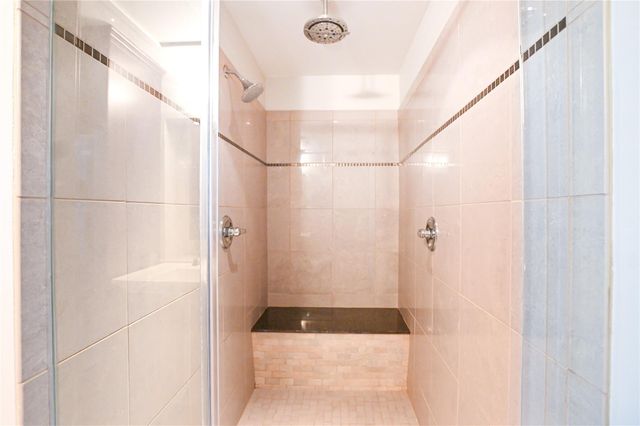 415 22nd Street 4B, Galveston, TX 77550