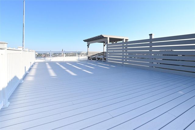 415 22nd Street 4B, Galveston, TX 77550