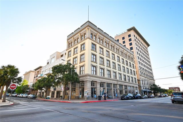 415 22nd Street 4B, Galveston, TX 77550
