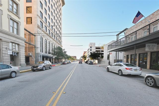 415 22nd Street 4B, Galveston, TX 77550