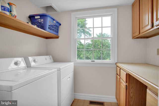 223 W LISBURN RD, Mechanicsburg, PA 17055
