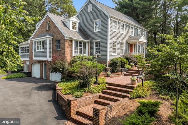 223 W LISBURN RD, Mechanicsburg, PA 17055