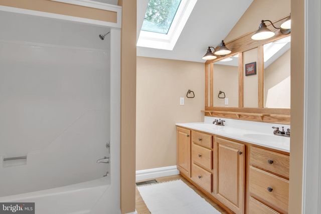223 W LISBURN RD, Mechanicsburg, PA 17055