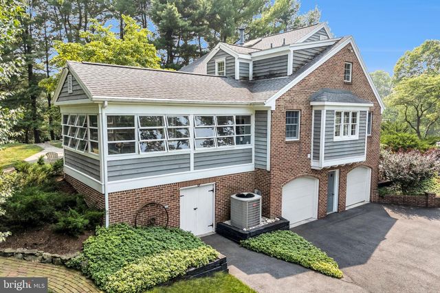 223 W LISBURN RD, Mechanicsburg, PA 17055