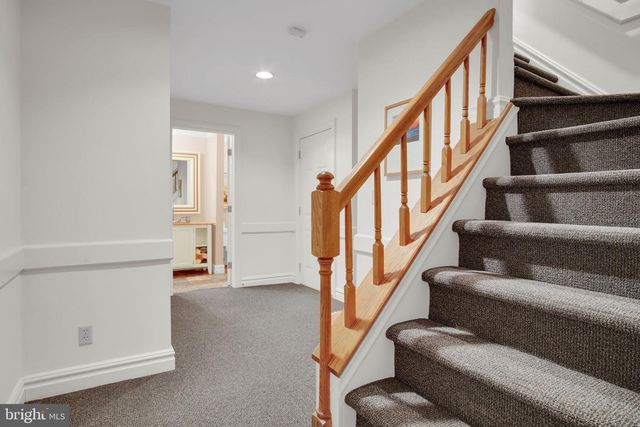 223 W LISBURN RD, Mechanicsburg, PA 17055