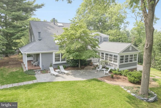 223 W LISBURN RD, Mechanicsburg, PA 17055