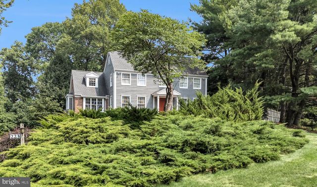223 W LISBURN RD, Mechanicsburg, PA 17055