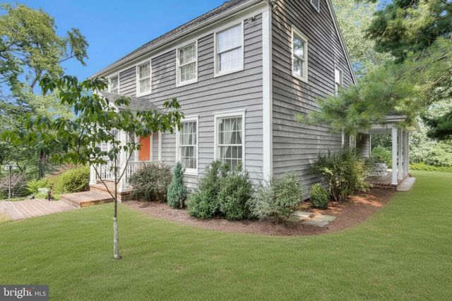 223 W LISBURN RD, Mechanicsburg, PA 17055