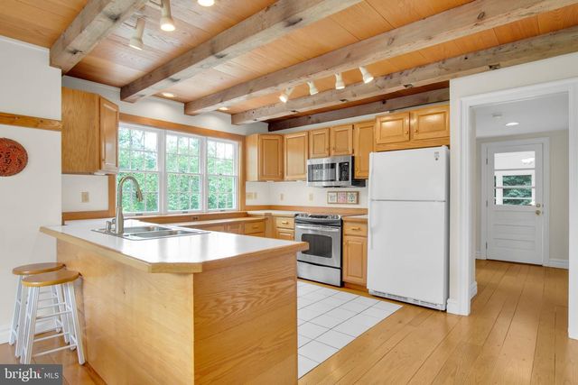 223 W LISBURN RD, Mechanicsburg, PA 17055