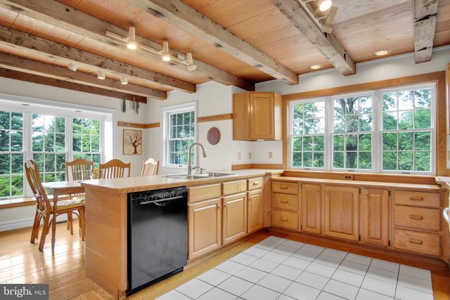 223 W LISBURN RD, Mechanicsburg, PA 17055