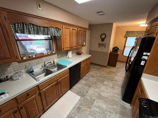 55 Alicante Road, Hot Springs Village, AR 71909