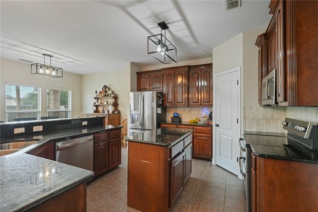 15210 Guadalupe River Dr, Corpus Christi, TX 78410