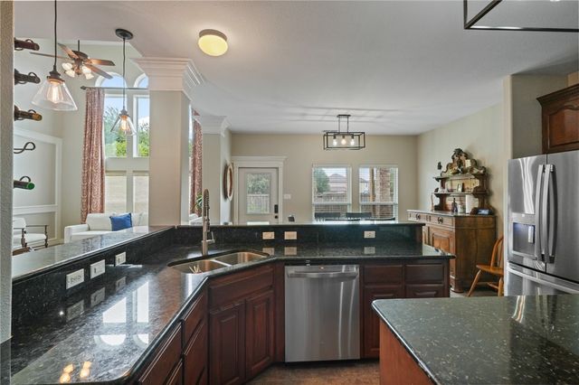 15210 Guadalupe River Dr, Corpus Christi, TX 78410