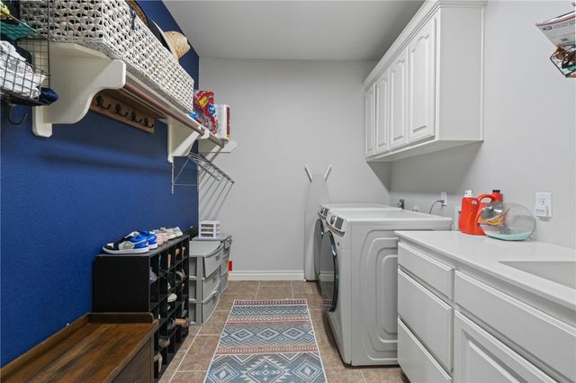 15210 Guadalupe River Dr, Corpus Christi, TX 78410