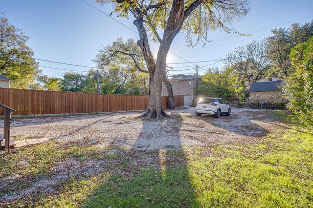 2544 S University Drive, Fort Worth, TX 76109