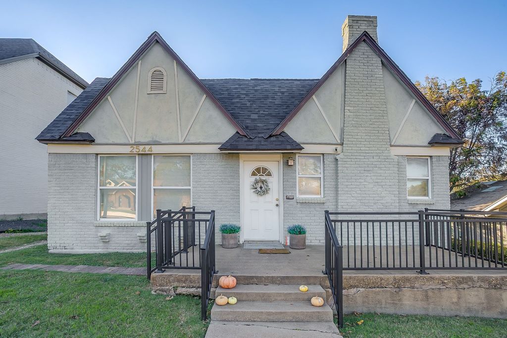 2544 S University Drive, Fort Worth, TX 76109
