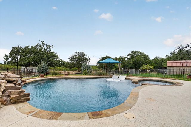 1017 County Road 3555, Paradise, TX 76073