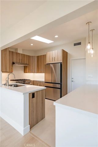 815 Park Avenue, Laguna Beach, CA 92651