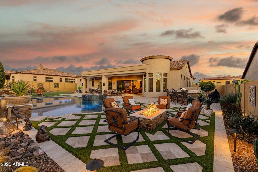 2312 N STEELE Circle, Mesa, AZ 85207