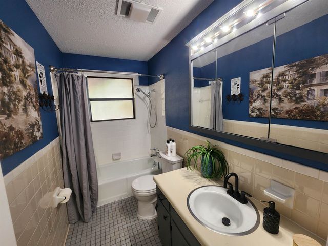 45 W Lakeshore Drive, Cherokee Village, AR 72529