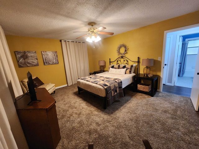 45 W Lakeshore Drive, Cherokee Village, AR 72529