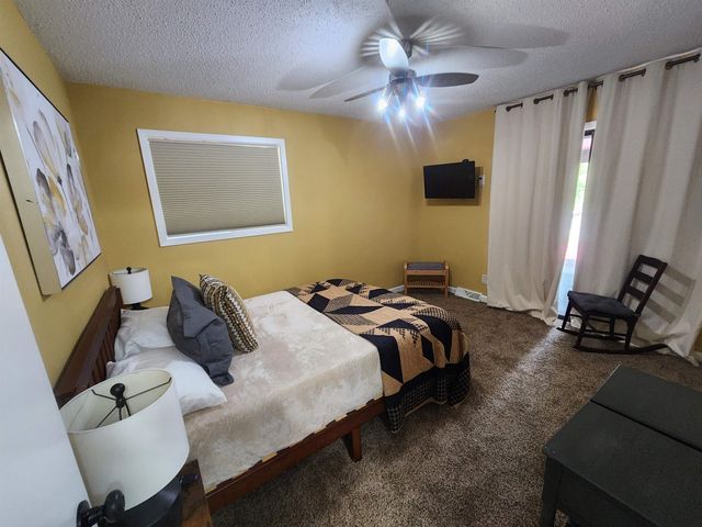 45 W Lakeshore Drive, Cherokee Village, AR 72529