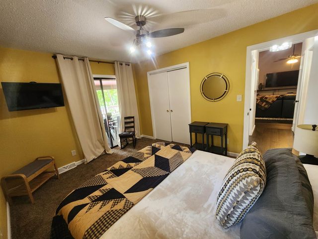 45 W Lakeshore Drive, Cherokee Village, AR 72529