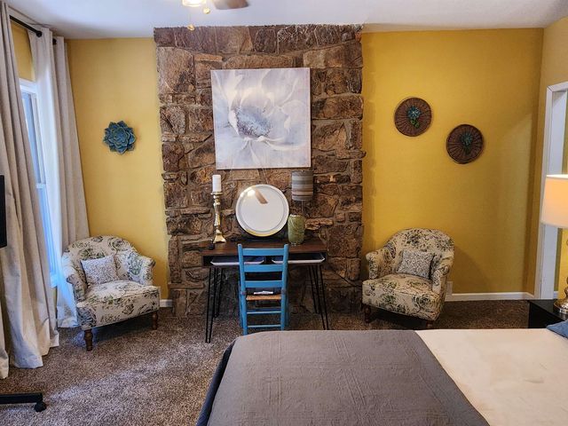 45 W Lakeshore Drive, Cherokee Village, AR 72529